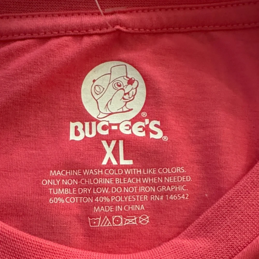 Buc-ee’s Pink Graphic Short Sleeve Tee - Picture 5 of 9